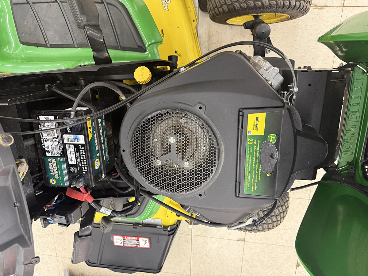 X380 John Deere 54 inch Lawn Mower – Engine X380 John Deere 54 inch Lawn Mower - Engine